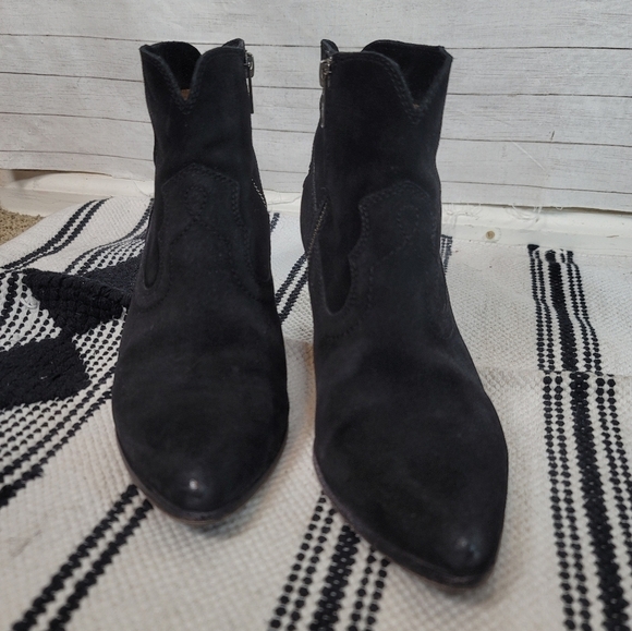 Frye Renee Seam Burnished Toe Black Suede Heeled Bootie, sz 8.5 - Picture 8 of 15